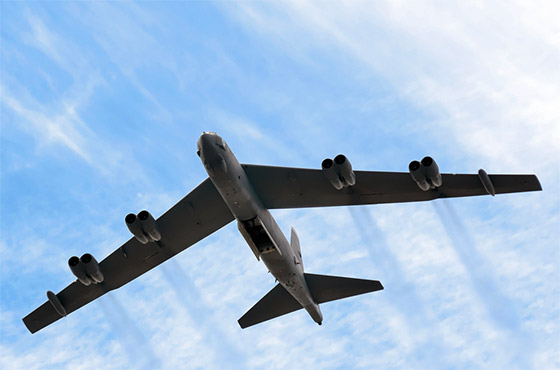 B-52 - an aircraft that changed the world - Fly a jet fighter